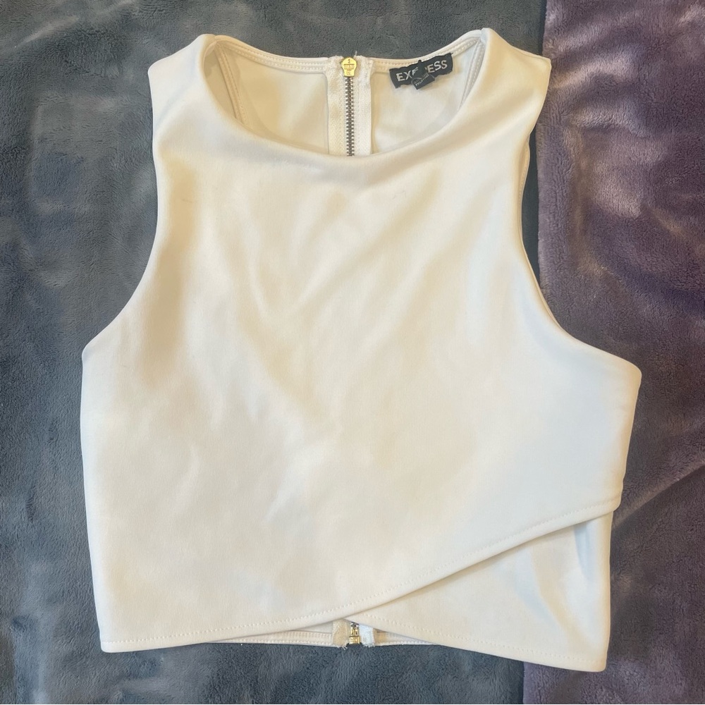 Lot of crop tops + one skirt set!